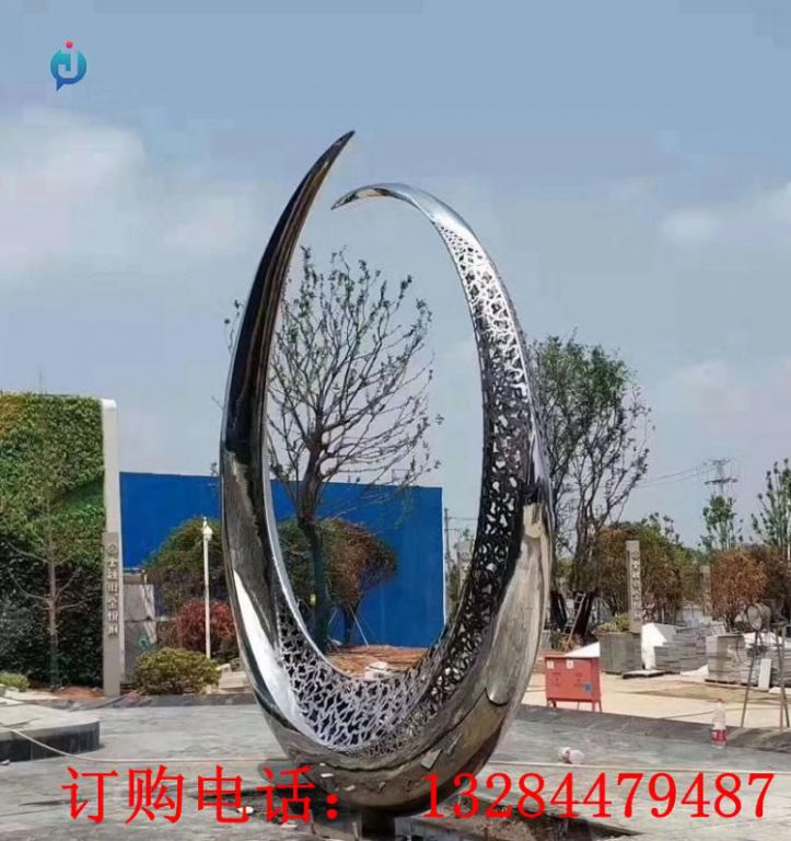 不銹鋼發(fā)光月亮雕塑