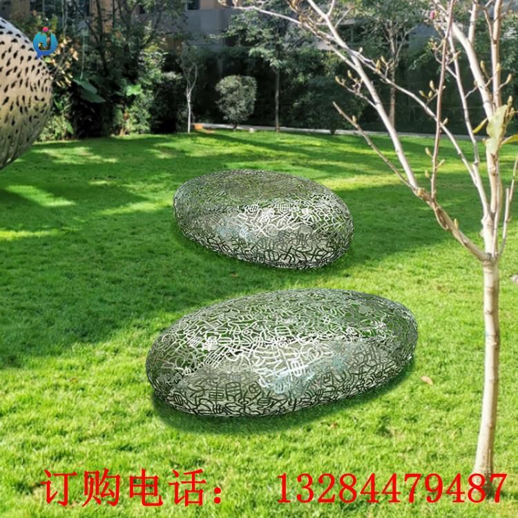 不銹鋼鏤空文字鵝卵石雕塑