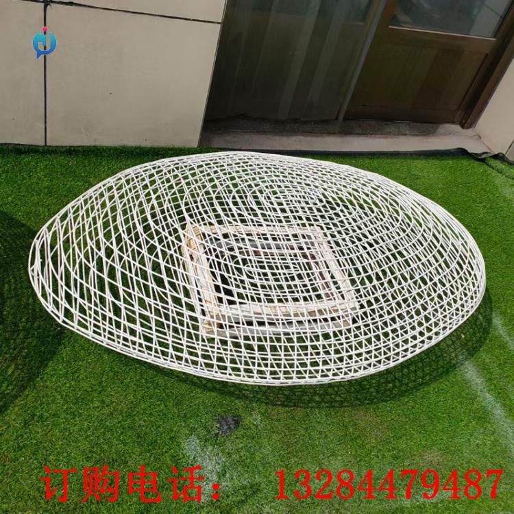 不銹鋼鏤空鵝卵石雕塑