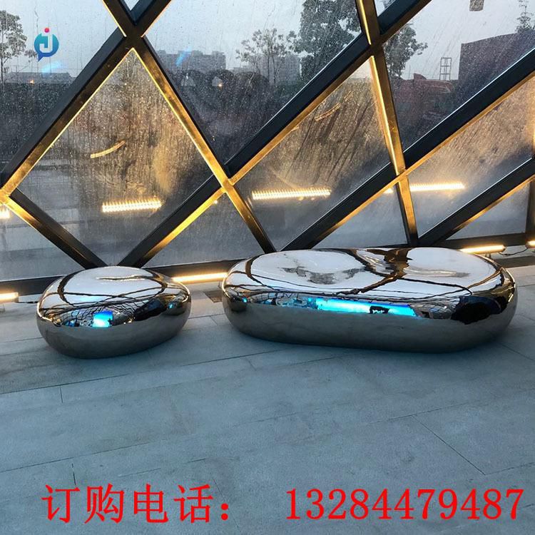 不銹鋼石頭座凳雕塑