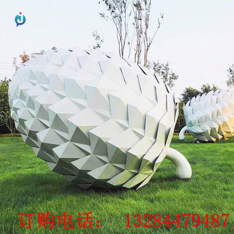  大型不銹鋼堅果雕塑