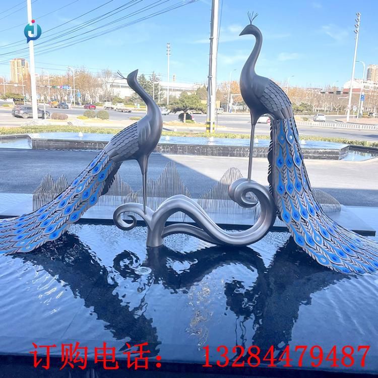 不銹鋼孔雀雕塑