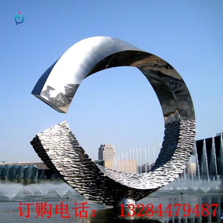 大型不銹鋼圓環(huán)雕塑