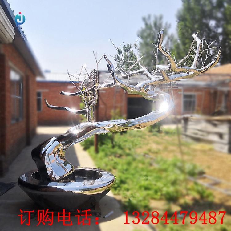 不銹鋼鏡面松樹雕塑