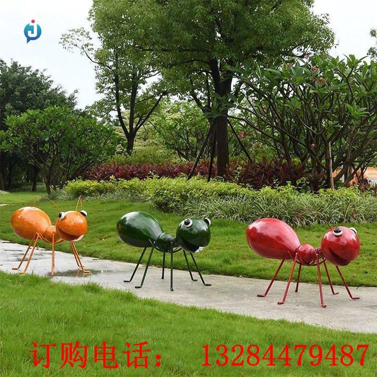 不銹鋼彩繪螞蟻雕塑