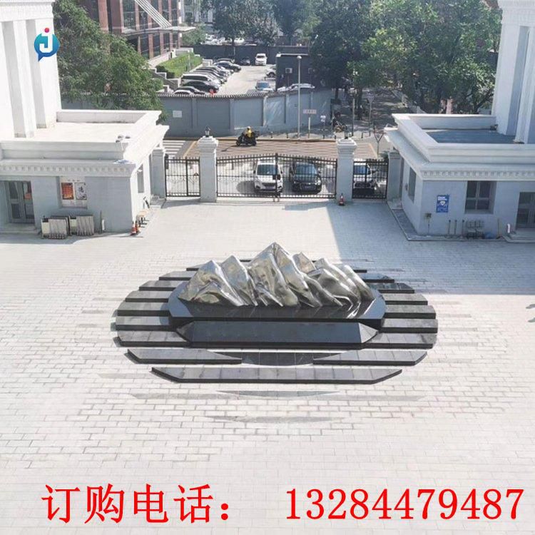 不銹鋼鏡面假山雕塑