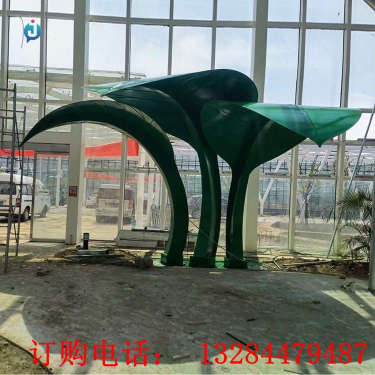 不銹鋼大型彩繪樹葉雕塑