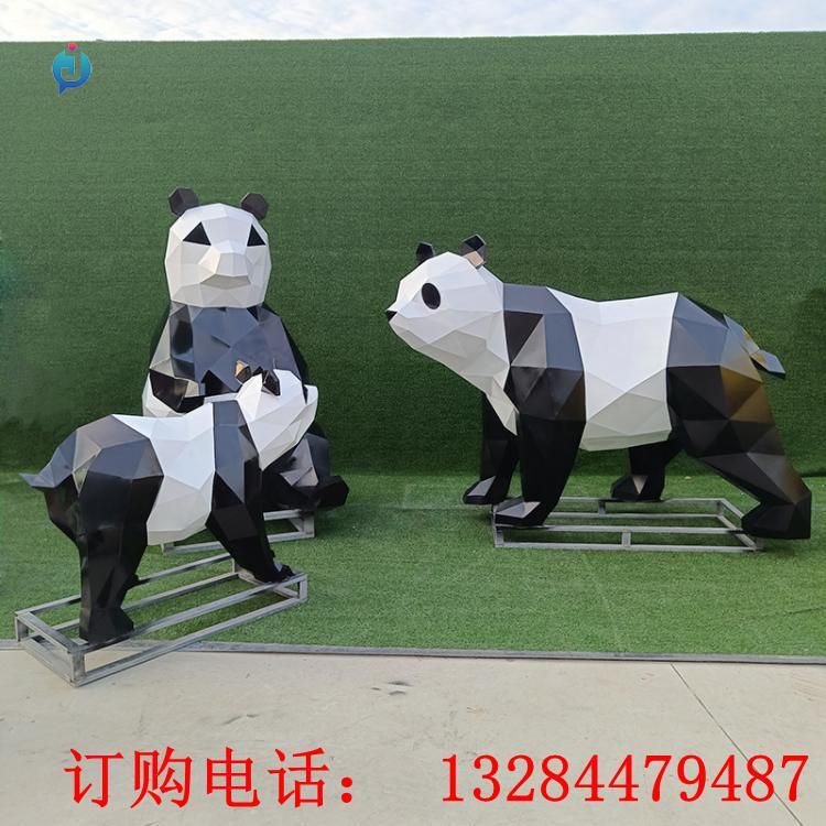 幾何熊貓雕塑