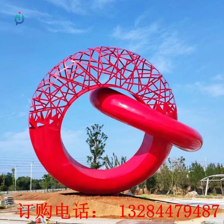 不銹鋼鏤空?qǐng)A環(huán)雕塑