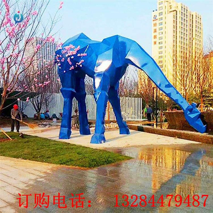 不銹鋼幾何長頸鹿雕塑