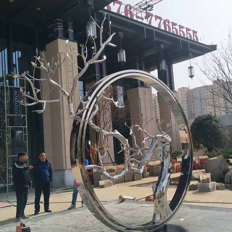 不銹鋼圓環(huán)樹雕塑