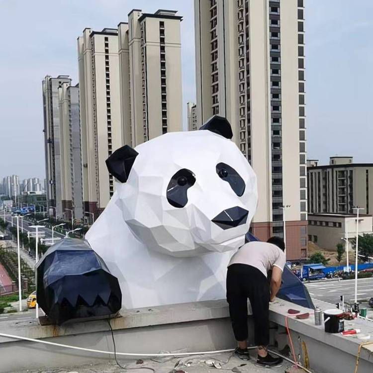 不銹鋼幾何熊貓雕塑