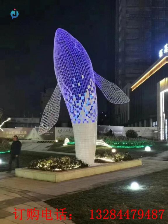 不銹鋼發(fā)光鯨魚雕塑