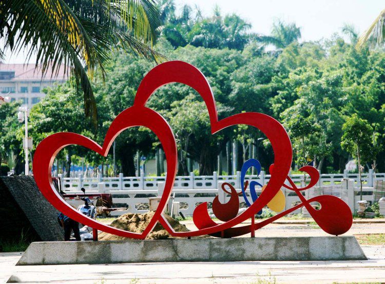 不銹鋼公園心心相印心形雕塑