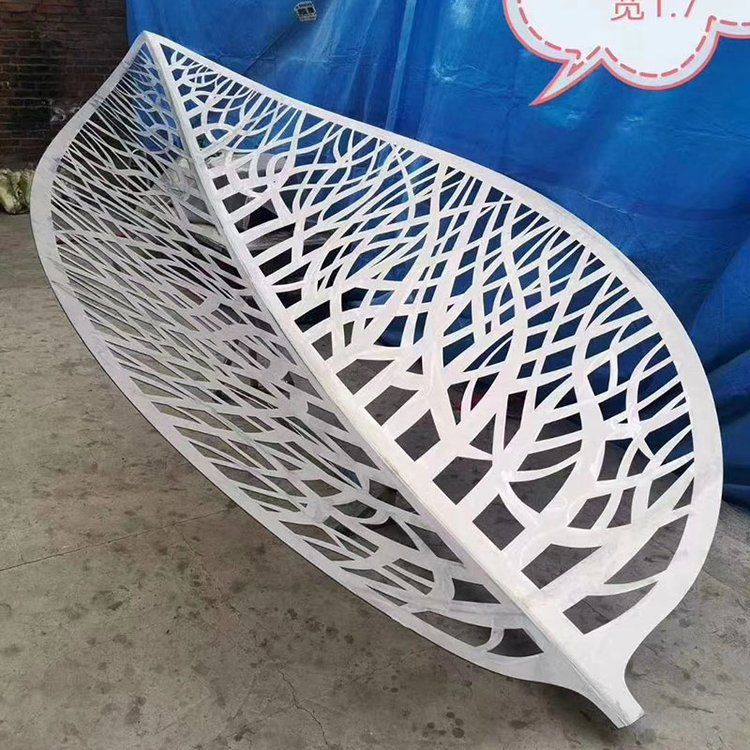 鏤空樹(shù)葉不銹鋼雕塑