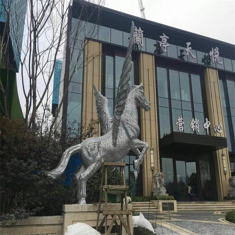 不銹鋼奔跑馬雕塑