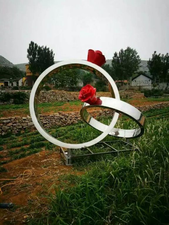 不銹鋼婚戒標(biāo)志雕塑