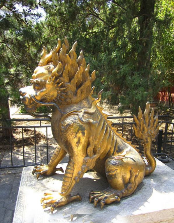金色麒麟校園動物銅雕