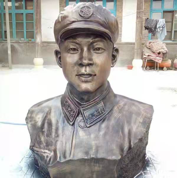雷鋒半身像戶外銅雕