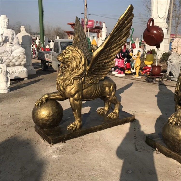展翅獅子園林動(dòng)物銅雕