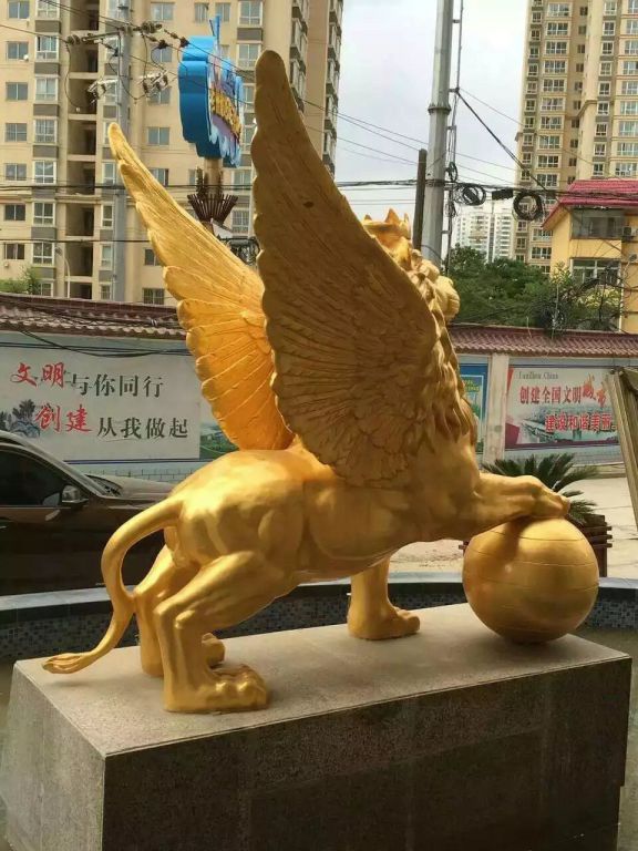 展翅獅子公園動(dòng)物銅雕