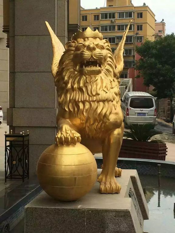 展翅獅子校園動(dòng)物銅雕