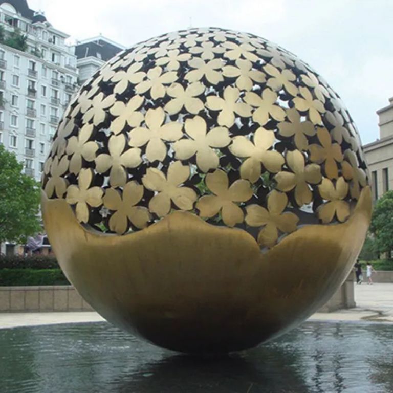 金色鏤空球不銹鋼雕塑