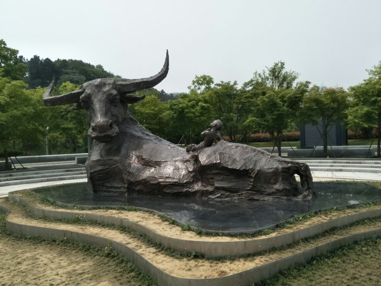 民俗牧童騎牛校園銅雕