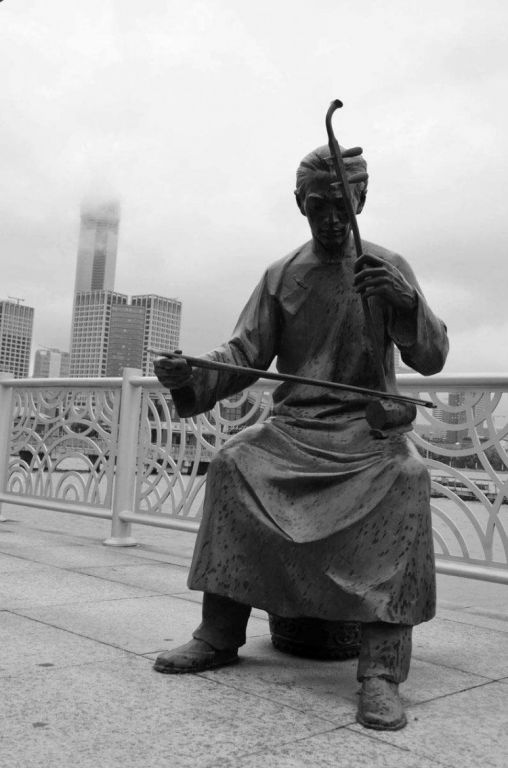 抽象男人標(biāo)志銅雕