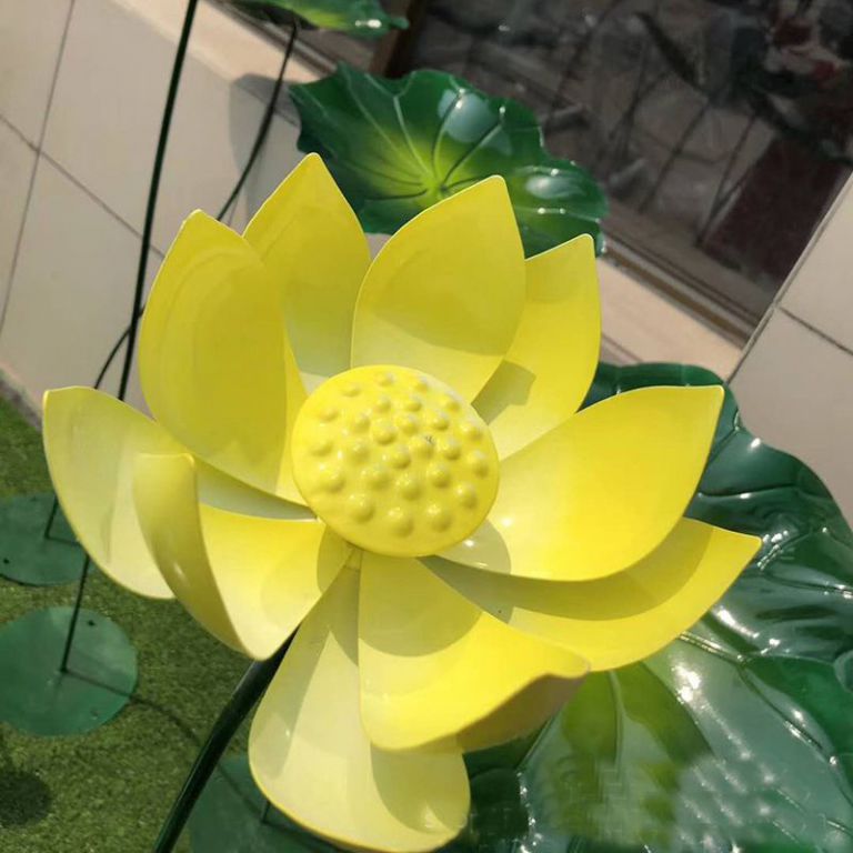 彩繪荷花不銹鋼公園雕塑