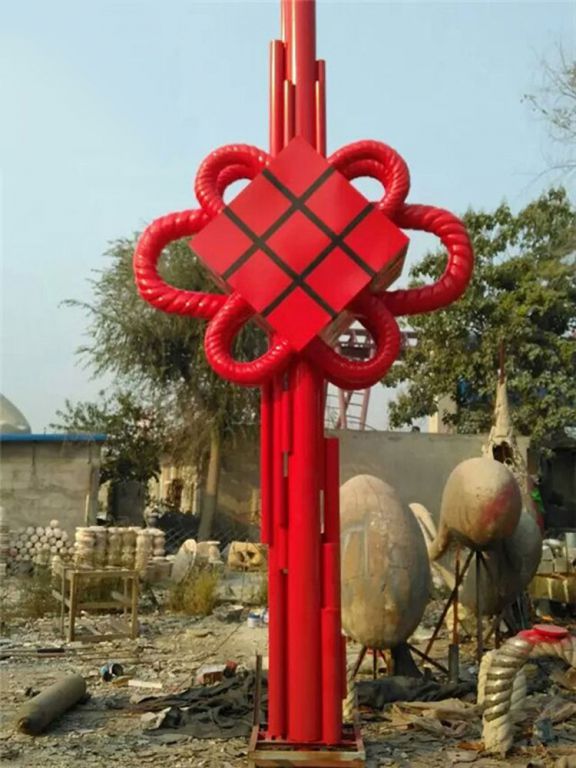 不銹鋼中國(guó)結(jié)彩繪標(biāo)志雕塑