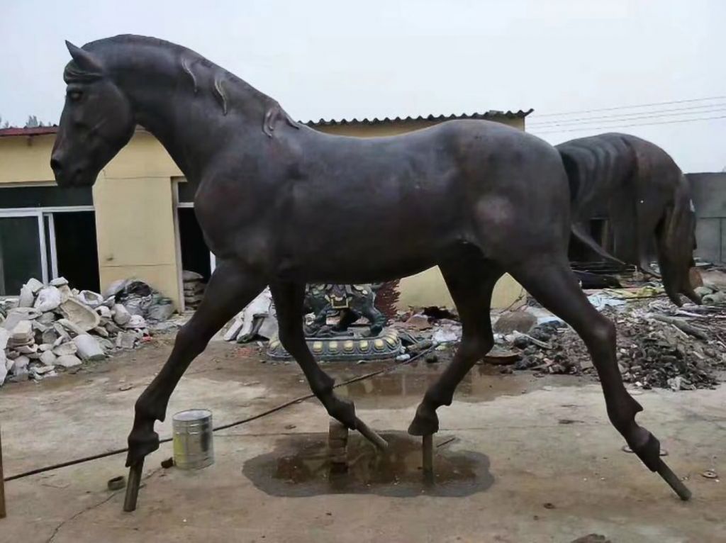 馳聘千里奔馬動物銅雕