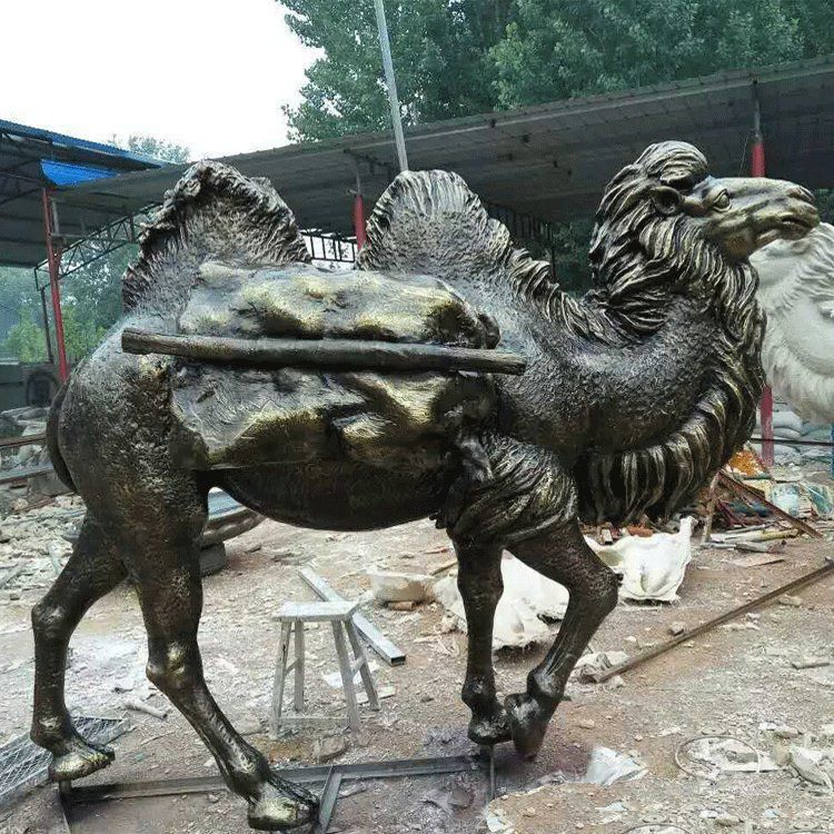 廣場(chǎng)駱駝銅雕