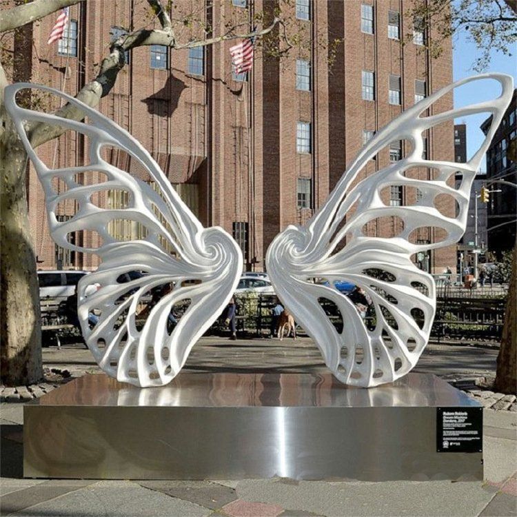 不銹鋼蝴蝶鏤空動物雕塑