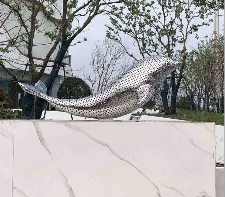 不銹鋼海豚游動景觀雕塑