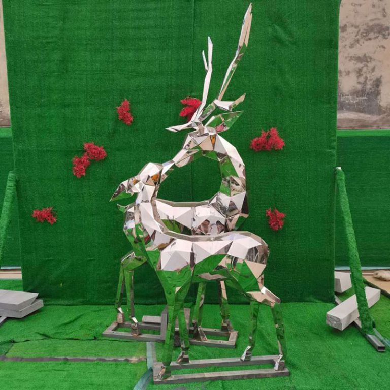 不銹鋼鏡面鹿動物標(biāo)志雕塑