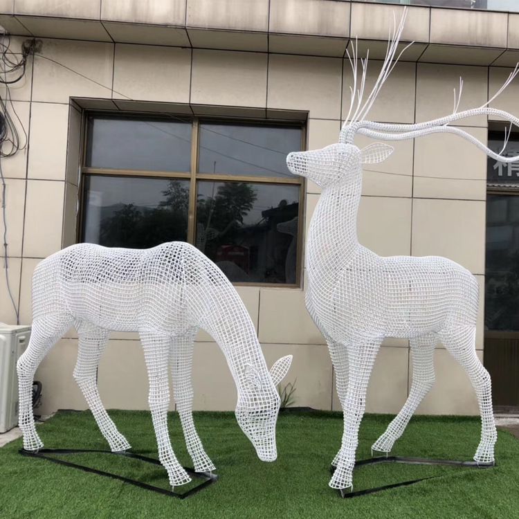 不銹鋼鏡面低頭鹿標(biāo)志雕塑