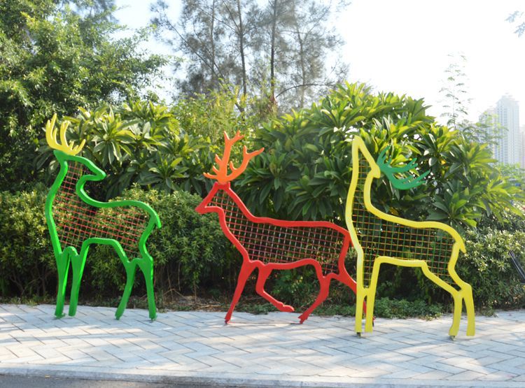 不銹鋼鏤空鹿動物標(biāo)志雕塑