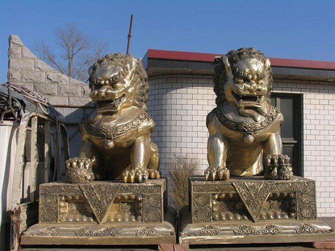 戶外獅子動(dòng)物標(biāo)志銅雕