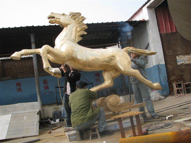 馬飛奔城市動(dòng)物景觀銅雕