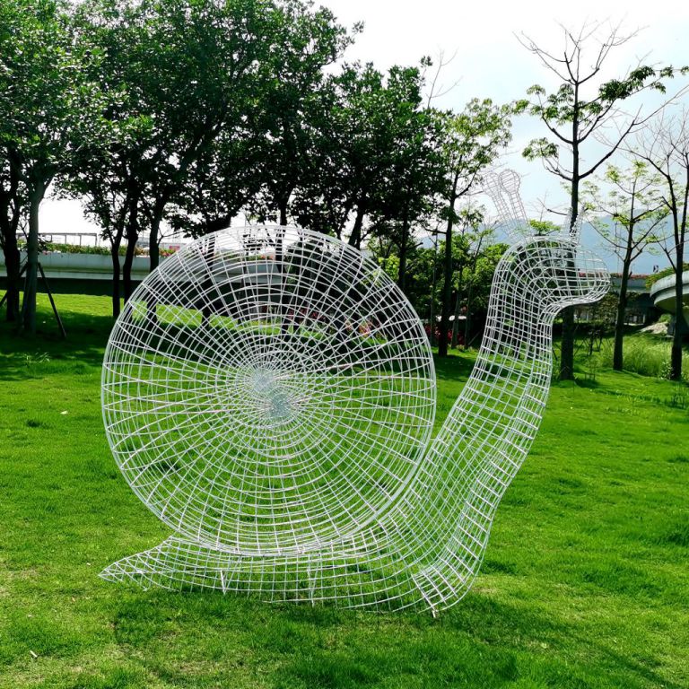不銹鋼鏤空蝸牛公園雕塑