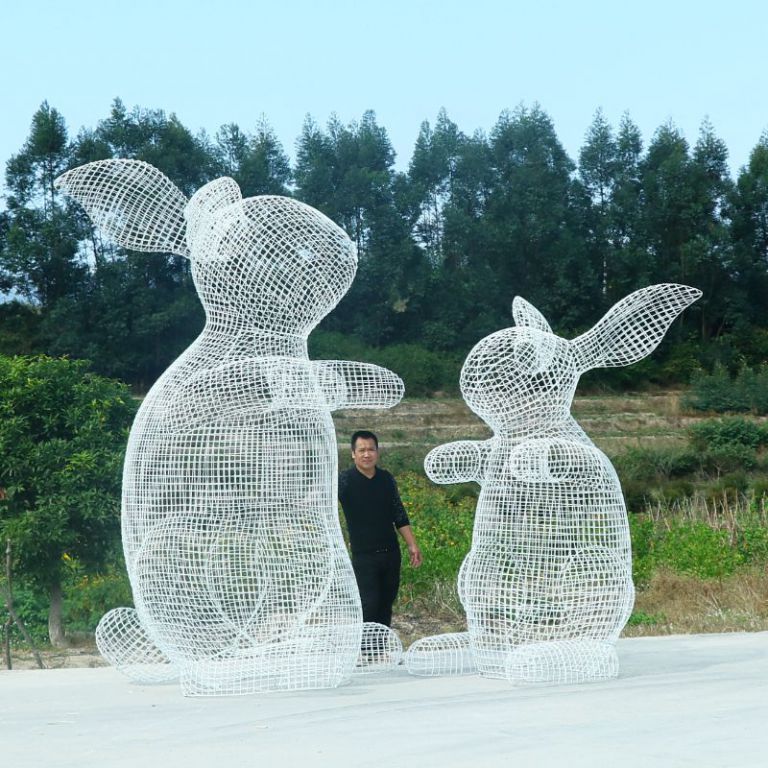不銹鋼抽象鏤空兔子雕塑
