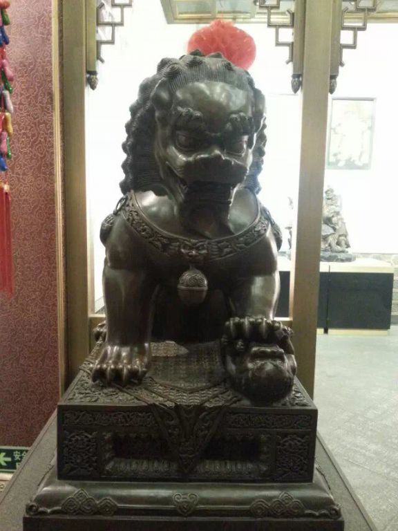 戶外獅子動(dòng)物標(biāo)志景觀銅雕