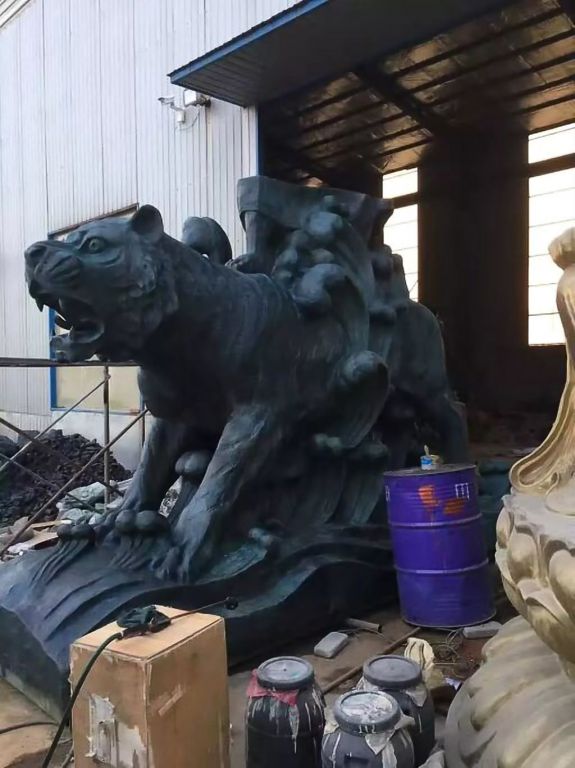 豹子跳躍動(dòng)物銅雕