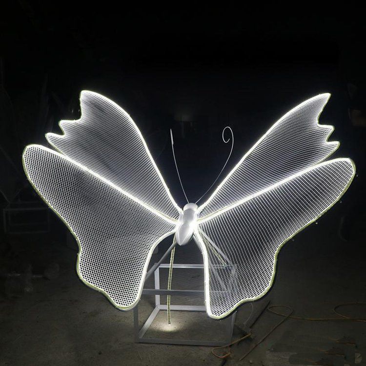 不銹鋼發(fā)光鏤空蝴蝶雕塑