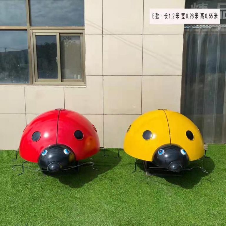 不銹鋼黃色七星瓢蟲雕塑