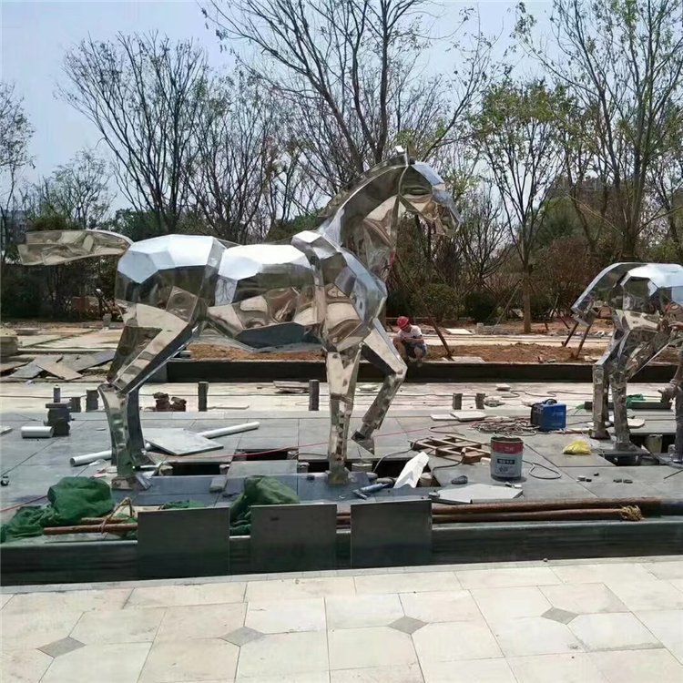 街頭不銹鋼馬動(dòng)物雕塑