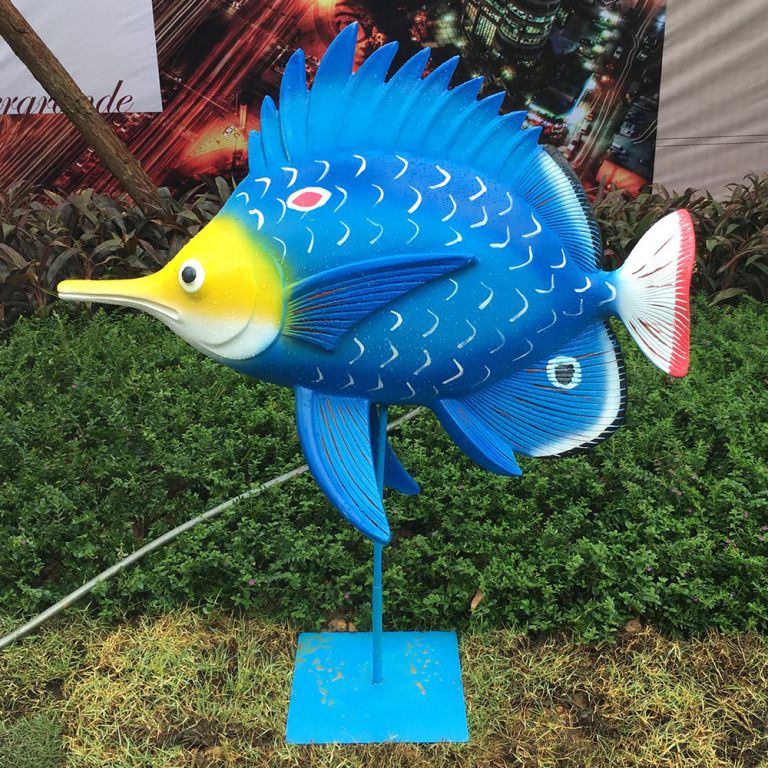 街邊不銹鋼魚動物雕塑