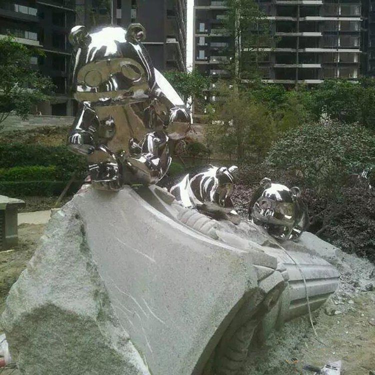 不銹鋼熊貓動物雕塑