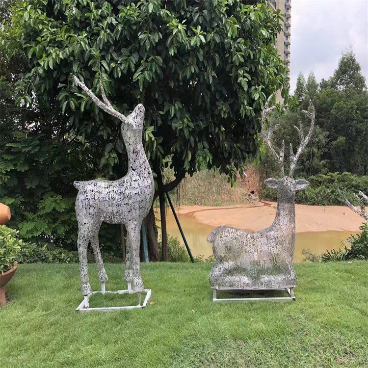 花紋低頭鹿不銹鋼雕塑